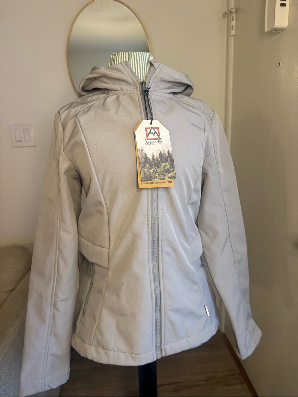 NWT Avalanche Women’s Softshell Hooded Jacket Gray M